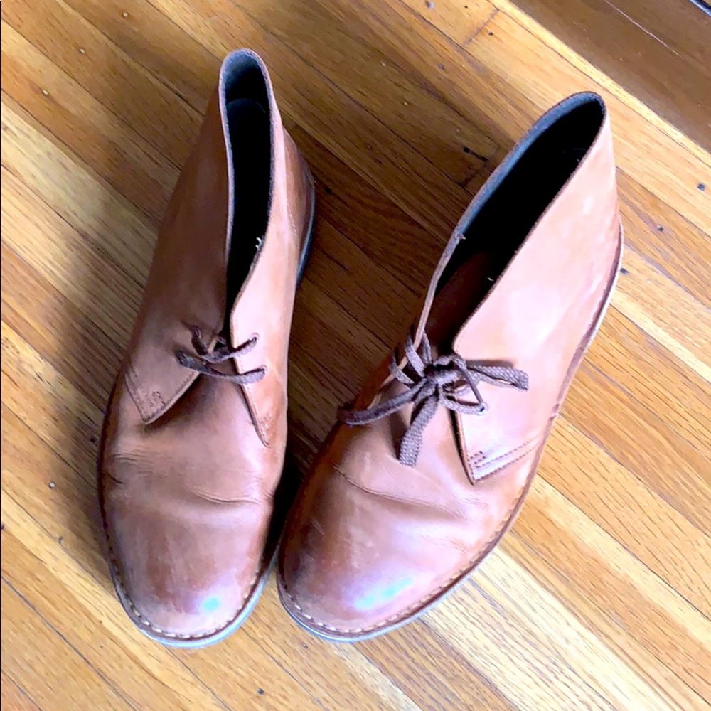 Clark’s 10 M brown leather desert boot